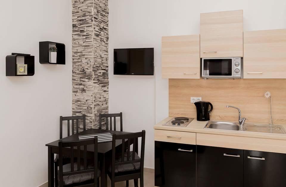 Apartments Zara เพทรอซาเน ภายนอก รูปภาพ